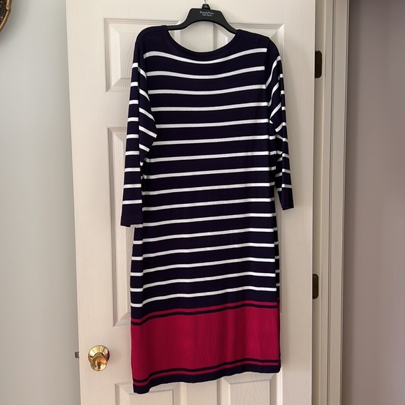 Dress - Picture 3 of 4